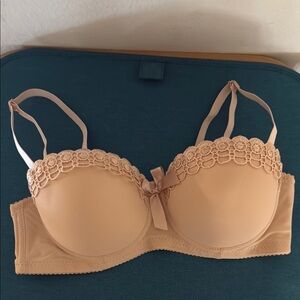 Tan Underwire Bra with Lace and Adjustable Straps